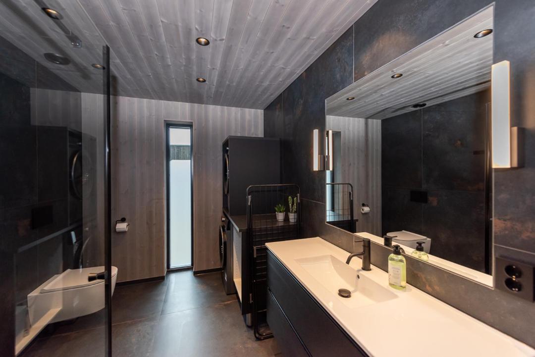 Hoda Cabin - Luxury Lodge With Jacuzzi And Sauna Lyngværet Екстериор снимка