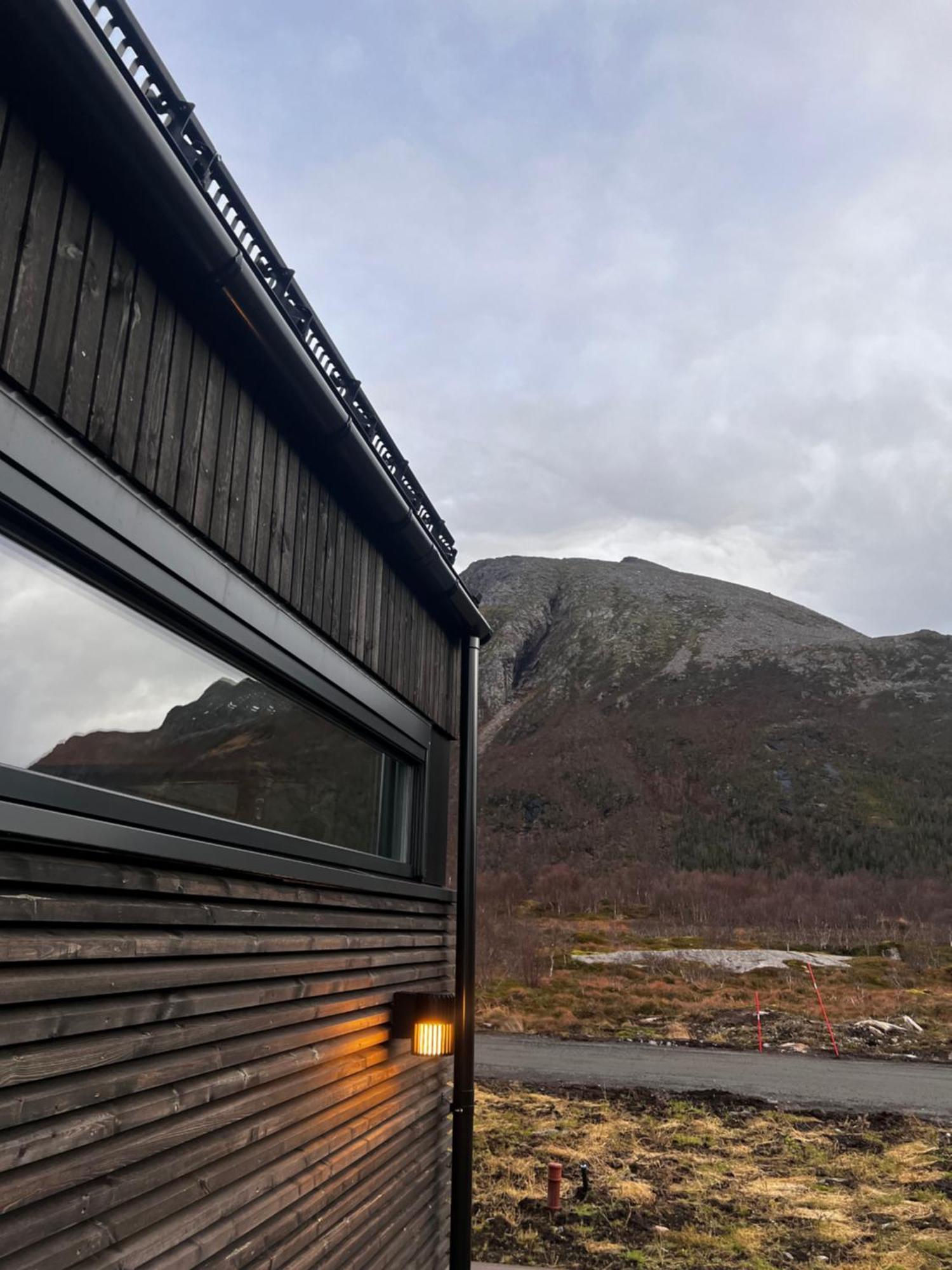 Hoda Cabin - Luxury Lodge With Jacuzzi And Sauna Lyngværet Екстериор снимка